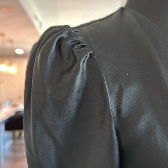 Classy and Flawless Silk FRAME Blouse Sz XS - Picture 9 of 11